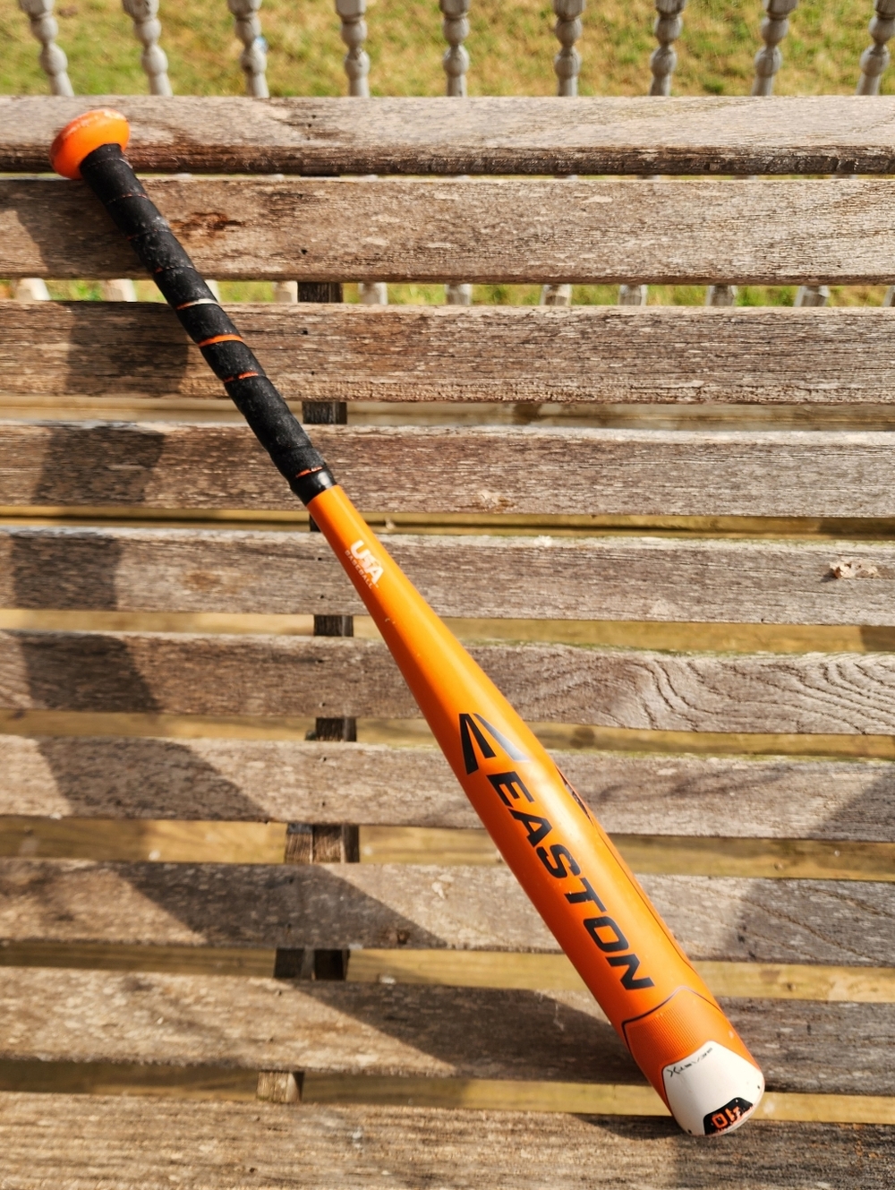 Easton Beast X (TB188X10)  Tee Ball  Bat  ALX50 Alloy (26")(16oz.)(2 1/4")(-10)